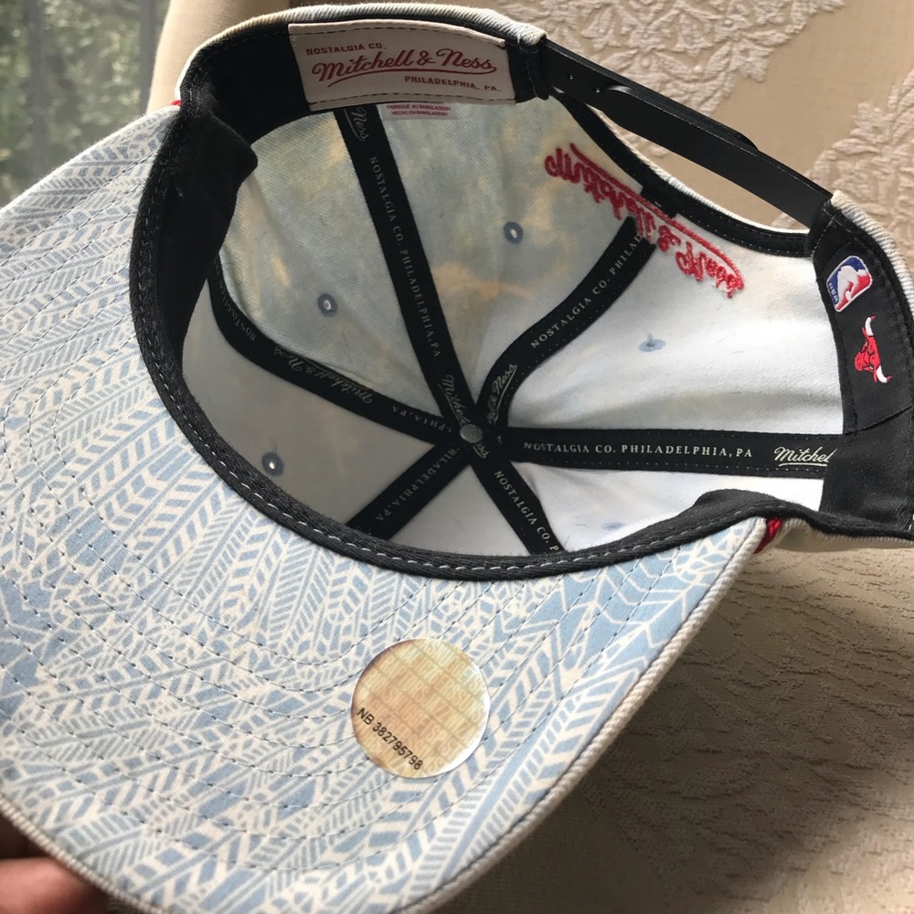 Mitchell and Ness NBA Chicago Bulls SnapBack - Picture 5 of 5